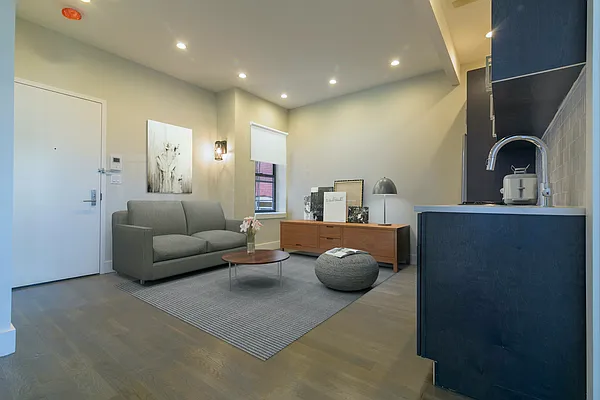 Rented by The Syper Group | media 10