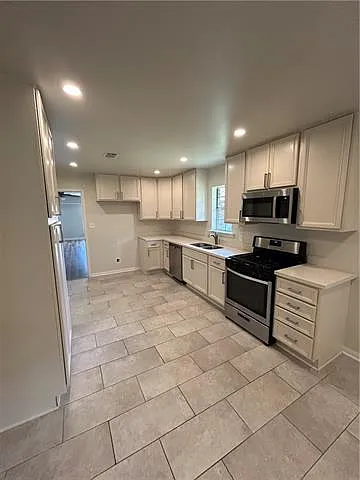 3 bed, 2.0 bath, 1943 sqft, $1,975 — Photo 4