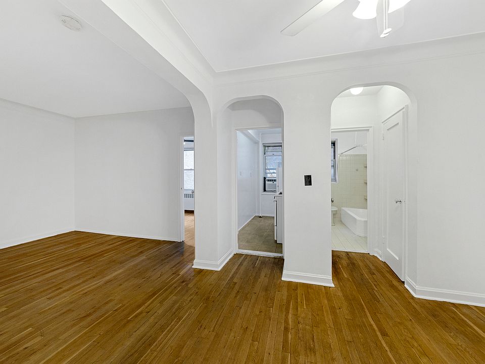 1st image of 300 W 53rd St APT 4A