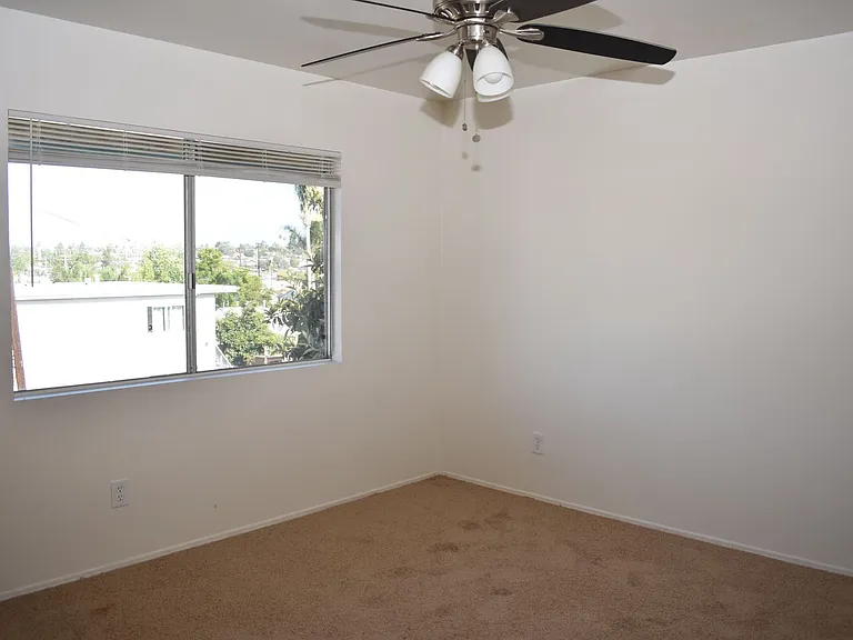 512-516 N Citrus Ave — Photo 23