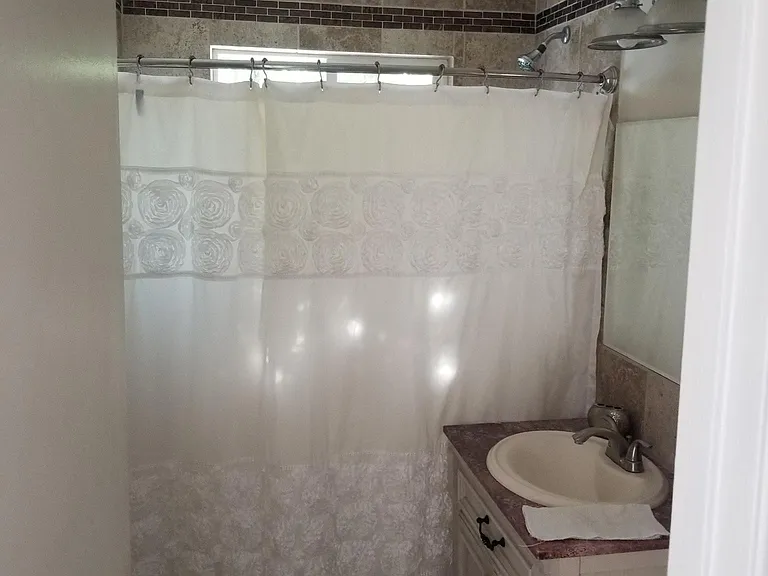 2244 Finch Ln — Photo 9