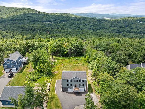 3rd image of 216 Mountain Drive