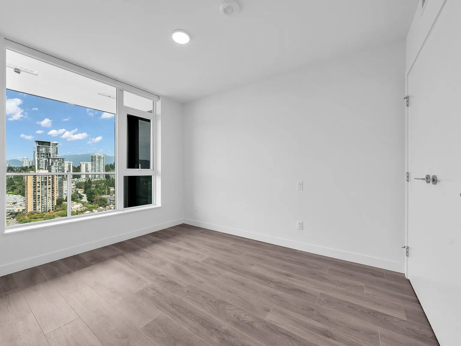 318 Alderson Ave — Photo 4