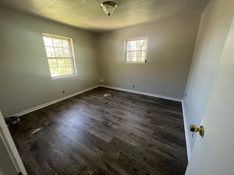 934 Floyd Ave SW — Photo 6