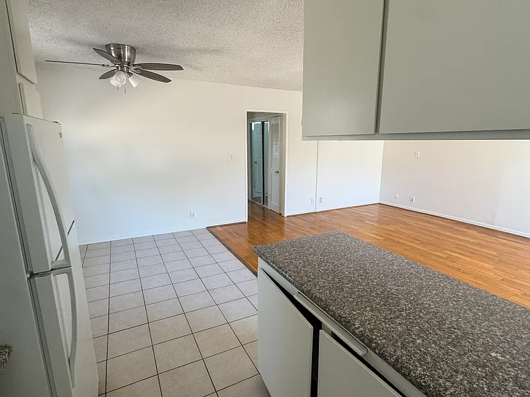 14308 Tiara St — Photo 6