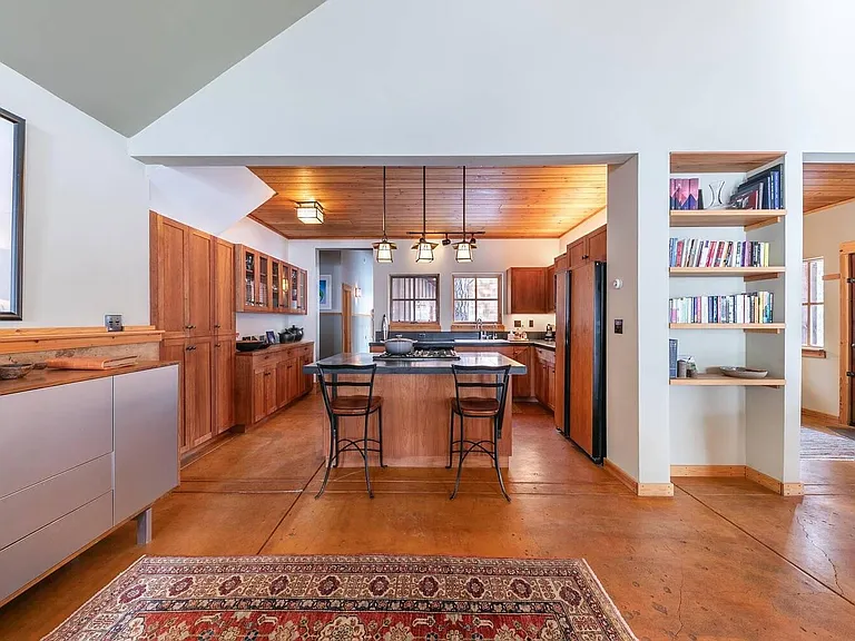 425 William Hurd — Photo 9