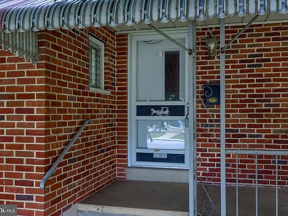 2nd image of 619 Bergman St