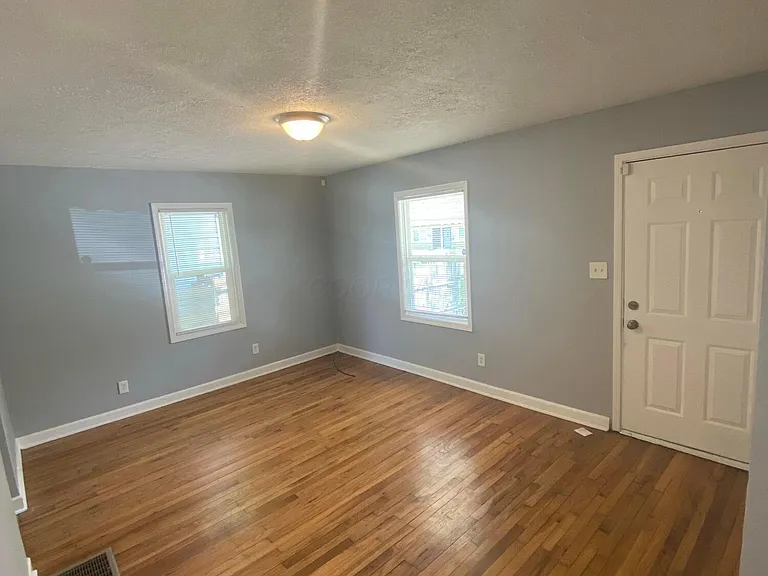 2299 Hamilton Ave — Photo 4
