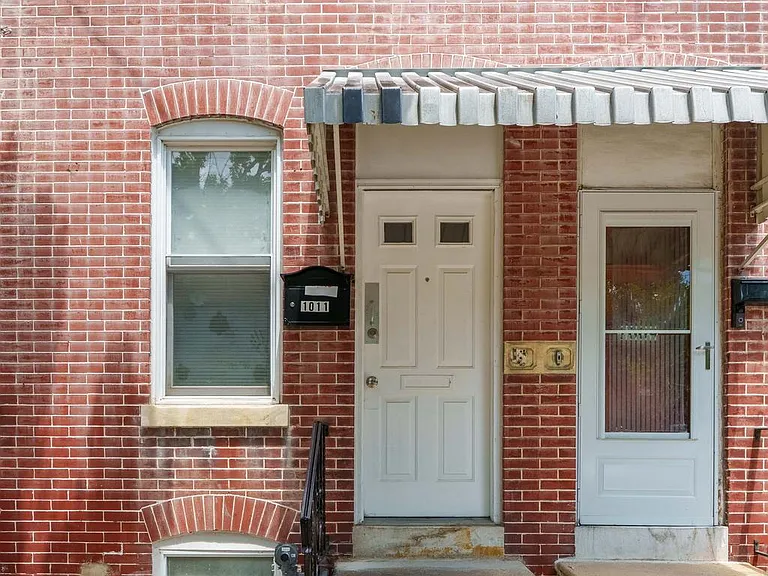 1011 W 5th St — Photo 22