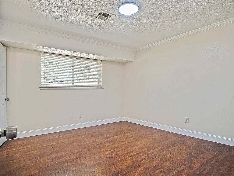 625 Hawthorne Pl — Photo 29