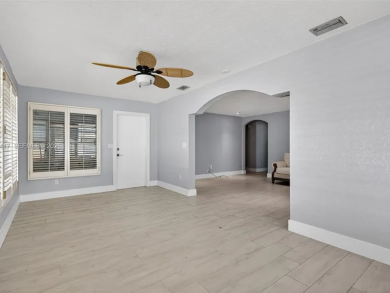 217 SE 5th St — Photo 22