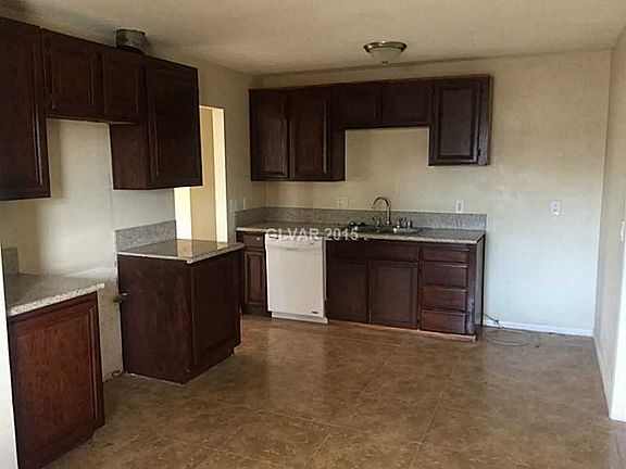 3rd image of 6208 Molino St