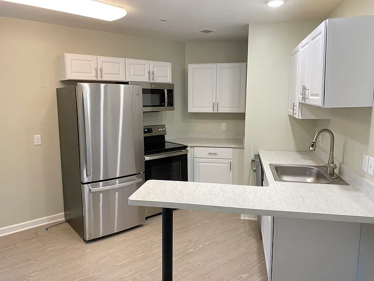 84 S Union St #B — Photo 4