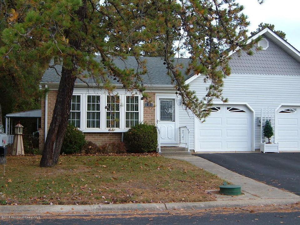 1st image of 2 Greenwood Ln #A