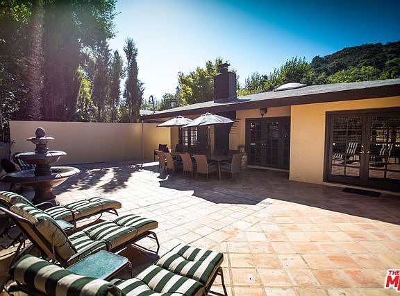 5th image of 2410 N Benedict Canyon Dr