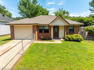 1617 Dechard St, Van Buren, AR 72956