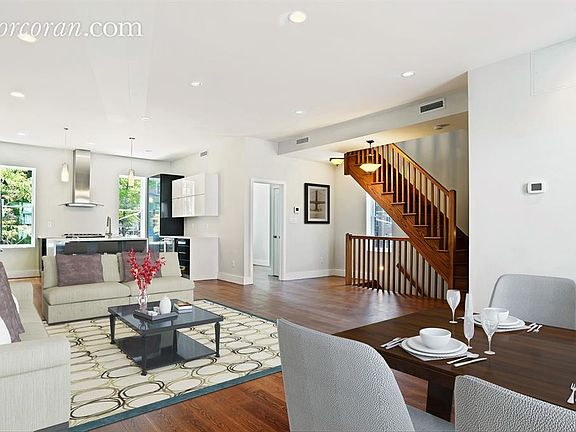5th image of 538 Brooklyn Ave