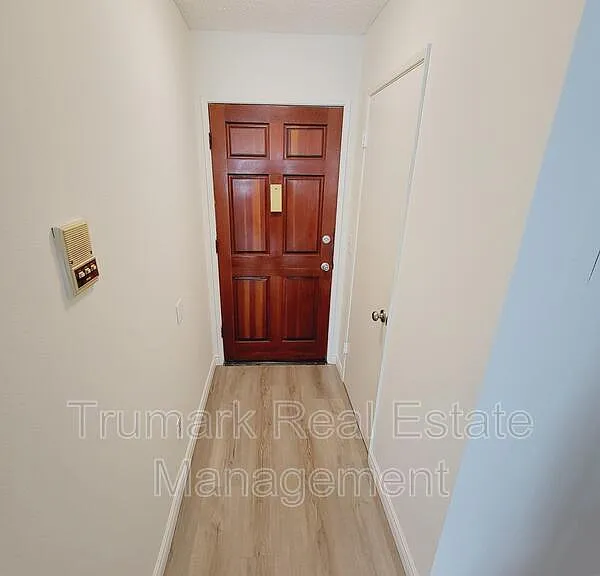 553 E Orange Grove Ave #D — Photo 14