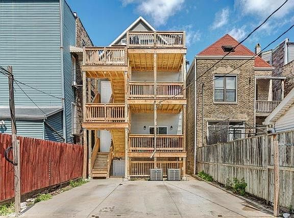 2nd image of 1037 W Oakdale Ave #1