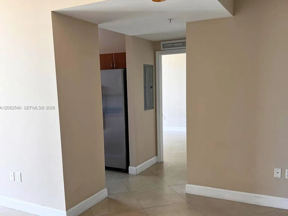 2425 SW 27th Ave #1006