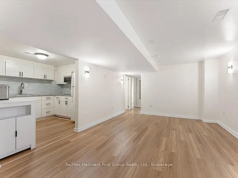 121 Ribblesdale Dr — Photo 4
