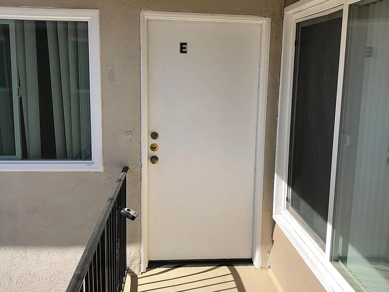 2611 Voorhees Ave #E — Photo 3