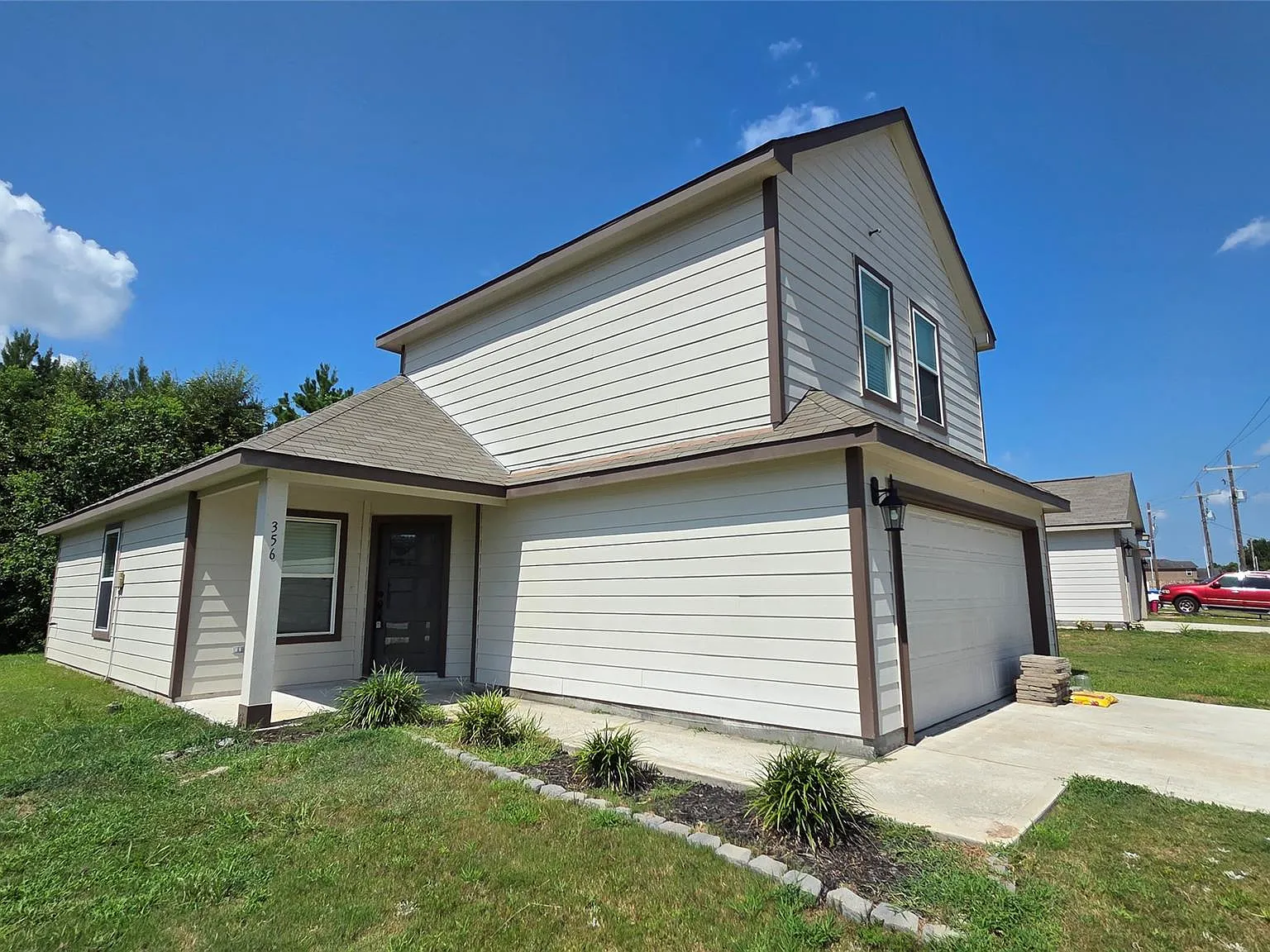 3 bed, 2.5 bath, 1378 sqft, $1,450 — Photo 2