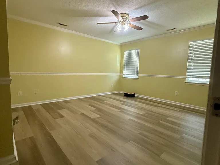 8721 Kismet Dr — Photo 5