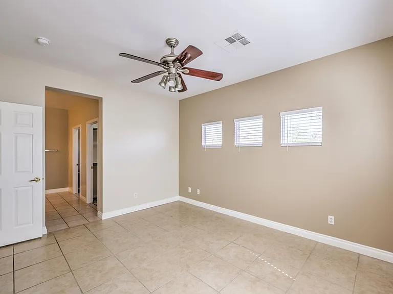 10540 Allthorn Ave — Photo 19