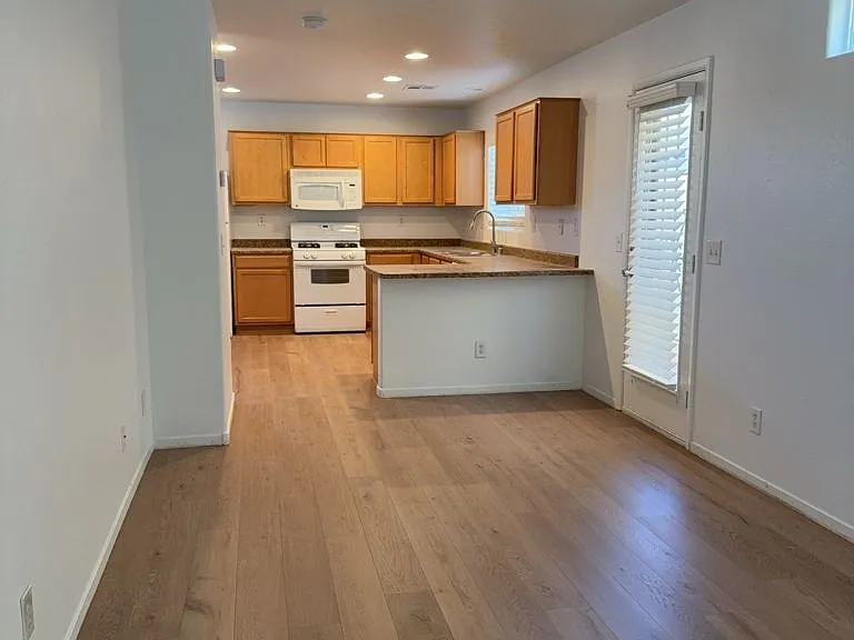 4790 Pinon Pointe Rd — Photo 3
