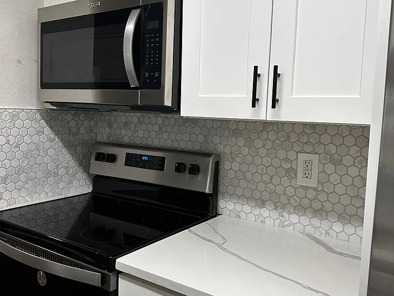 833 Riverside Dr #831 — Photo 3