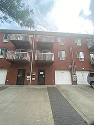 Rented by BUZZ REALTY