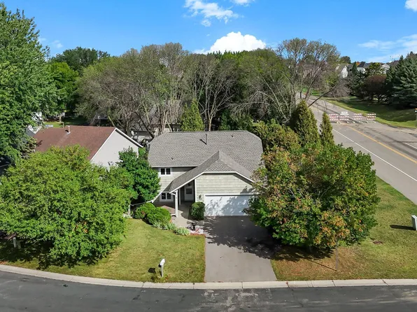 1235 Spring Hill Rd, Waconia, MN 55387