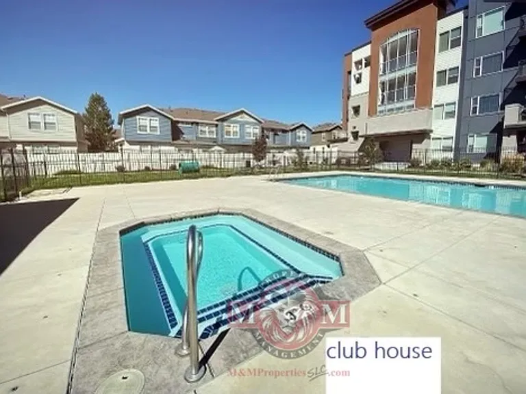 104 E Resaca Dr #E2 — Photo 30