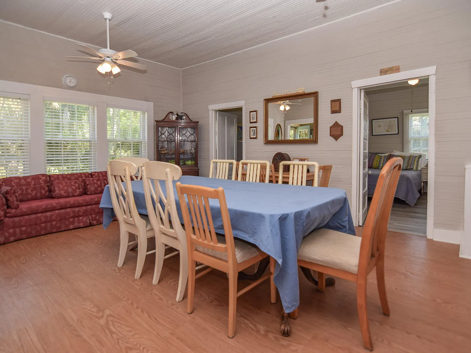 4 bed, 2.0 bath, 1201 sqft, $5,450 — Photo 3