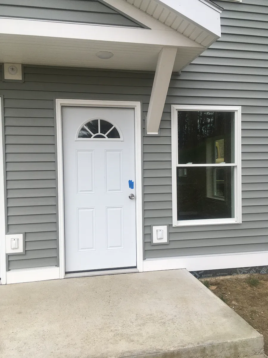 Building Photo - 93 Riverview Dr #24