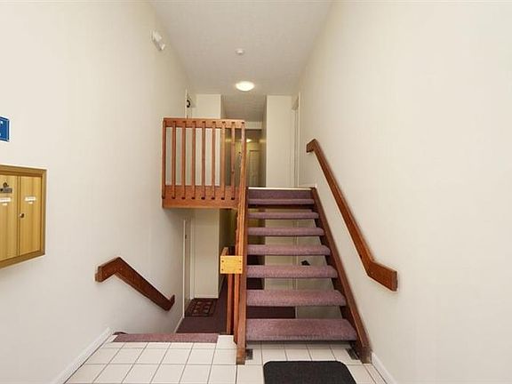 2nd image of 5982-6 Meadowcreek Dr
