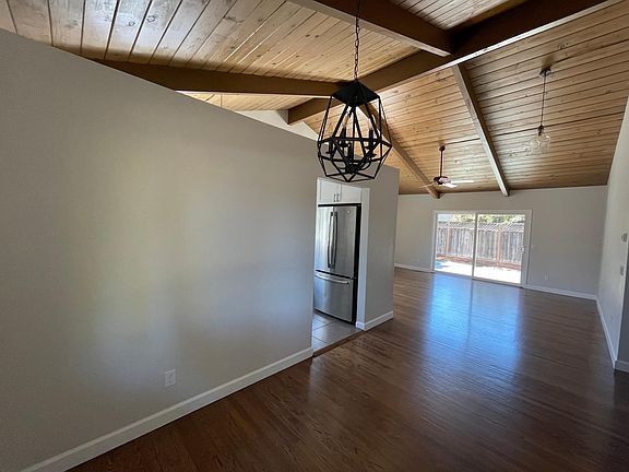3rd image of 1159 Greenbriar Ave