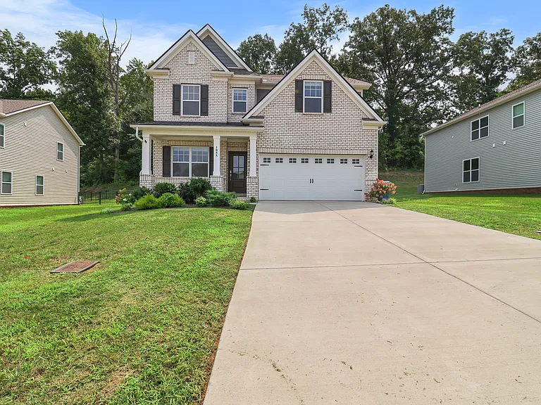 1055 Ross Farms Blvd — Photo 1