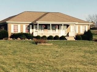 9182 S Rosemary Ln, Pekin, IN 47165