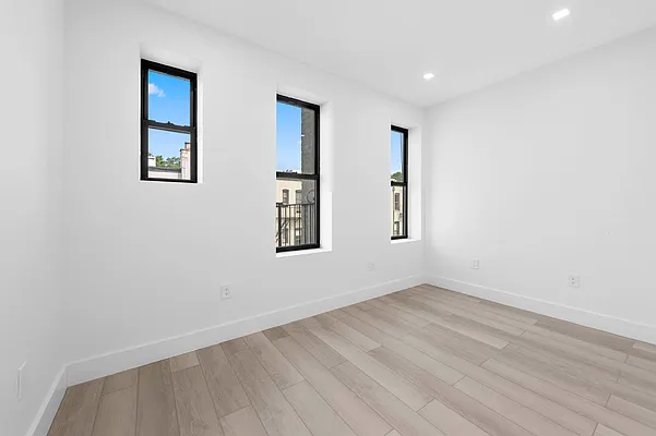 Rented by Compass | media 7