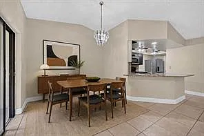 660 Royalty Ct — Photo 10