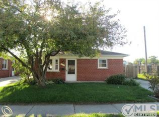 2028 11th St, Wyandotte, MI 48192