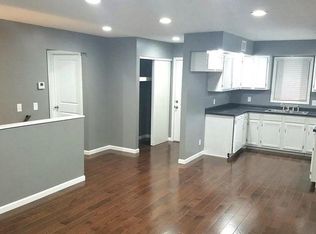 13 Morningside Dr, Pella, IA 50219