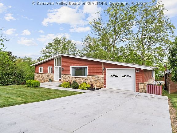2nd image of 1320 Village Dr