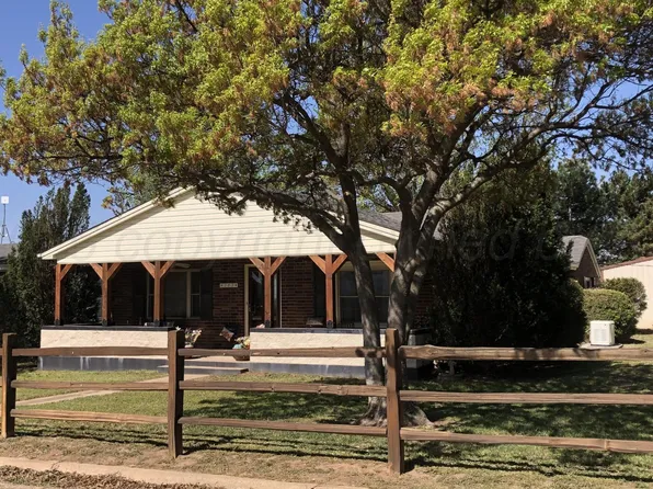 203 N Pine St, McLean, TX 79057