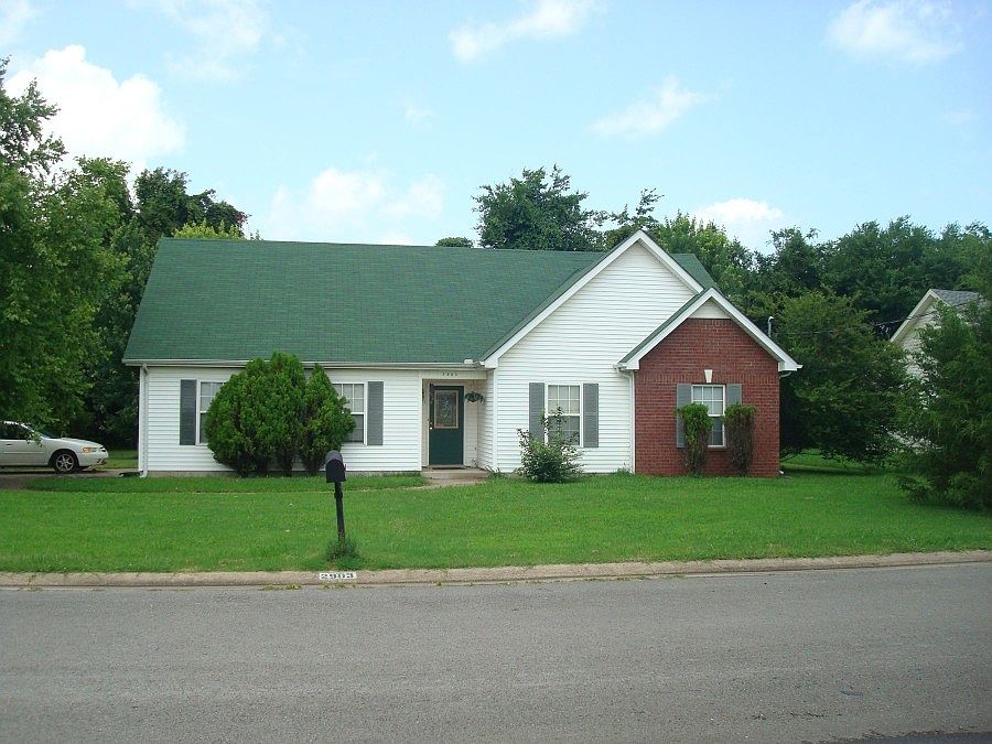 1st image of 2903 Henderson Ln