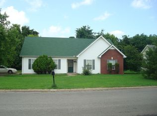 2903 Henderson Ln, Murfreesboro, TN 37130