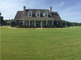 360 Salem Rd, Senatobia, MS 38668