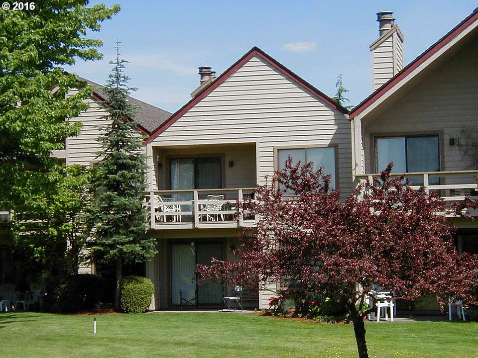 1st image of 2618 SE Baypoint Dr Unit 11